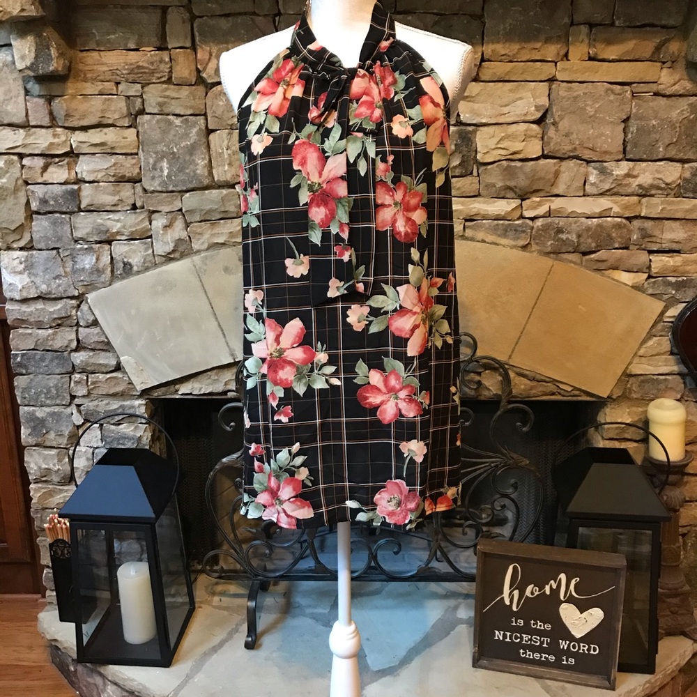 New Vision Sleeveless Tie Floral Blouse Medium